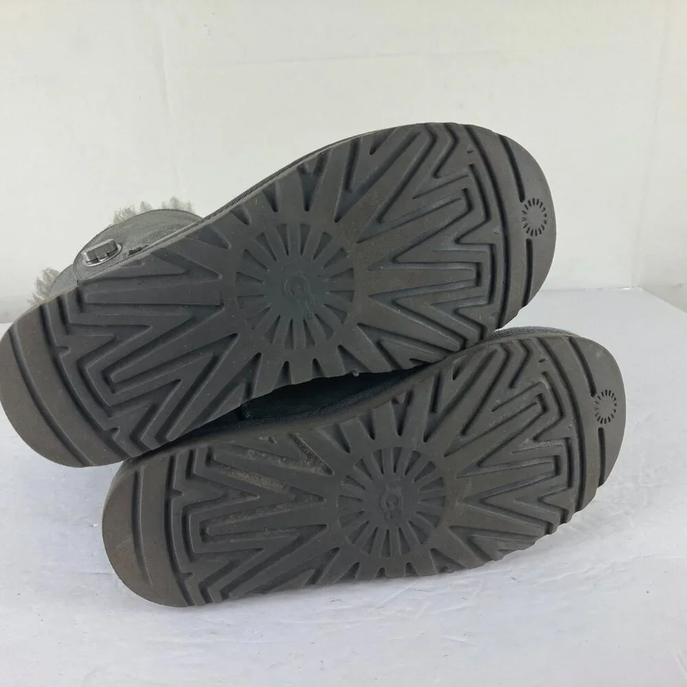 UGG Womens Sz 6‎ Turnlock Short Gray Suede Sherpa Lined Winter Boots
